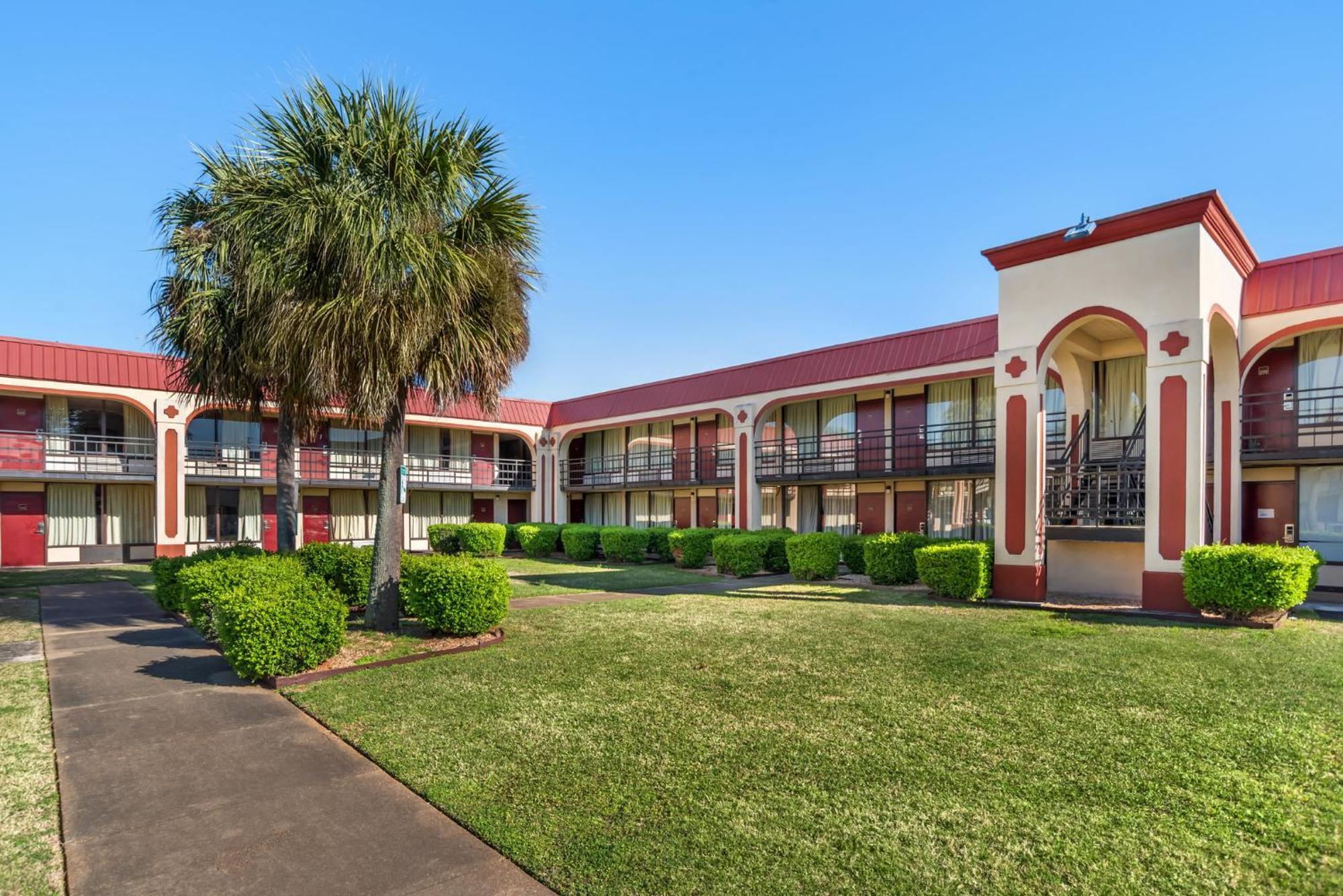 Red Roof Inn Montgomery - Midtown Dış mekan fotoğraf